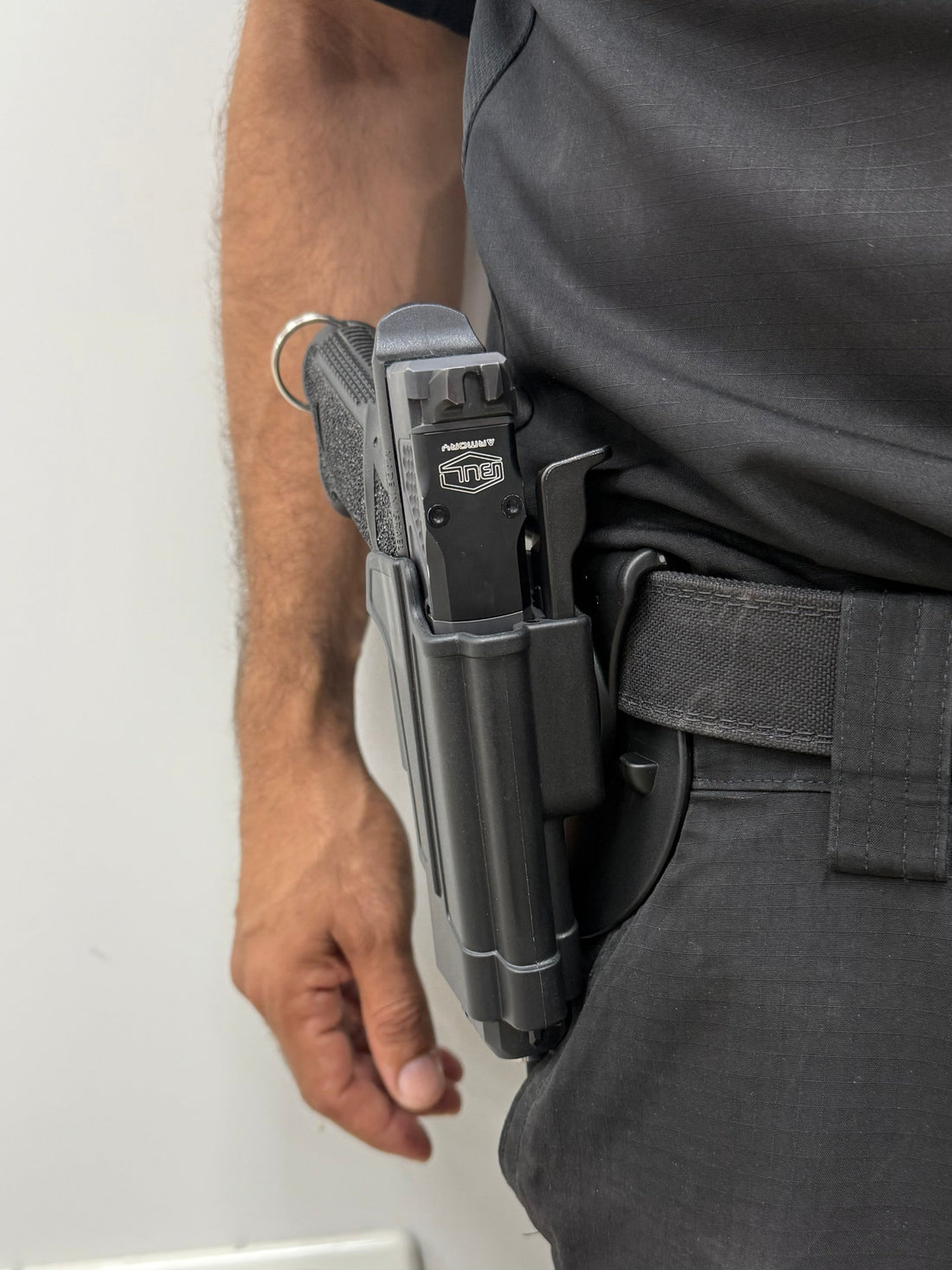 פנימיים (IWB) וחיצוניים (OWB)